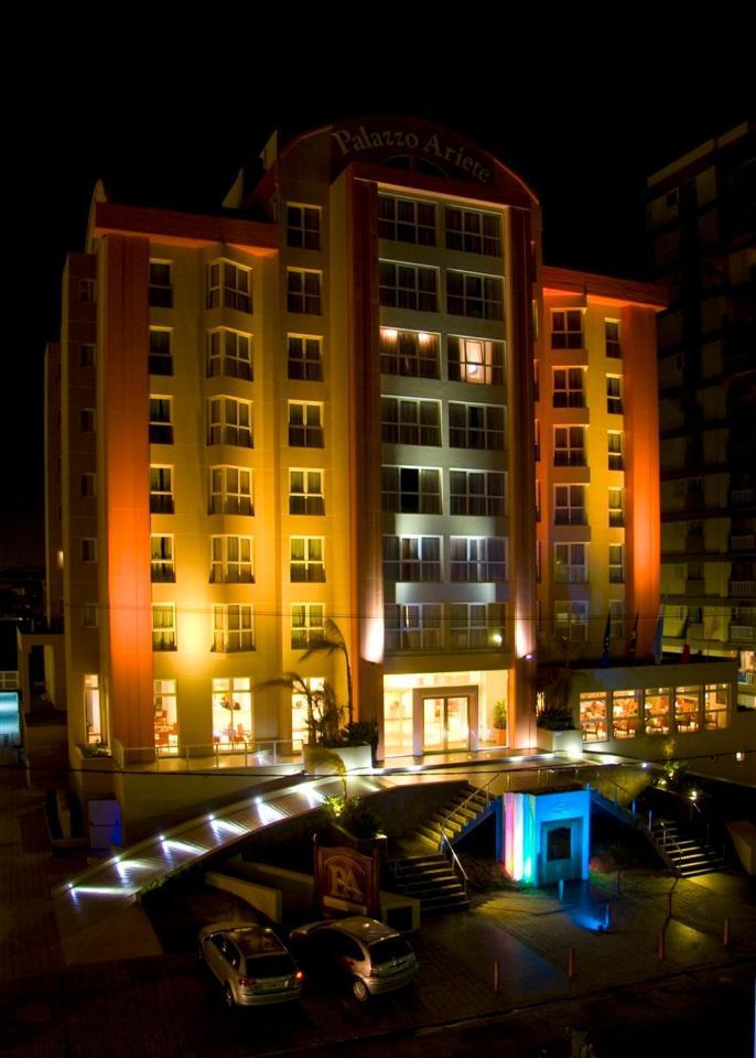 Bagu Palazzo Ariete Hotel Villa Gesell Exterior foto